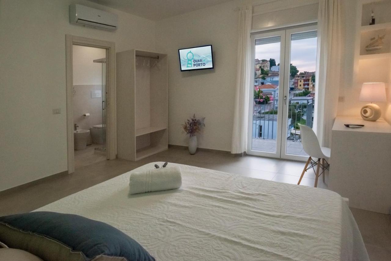 Quasi In Porto Bed and Breakfast Agropoli Exteriör bild